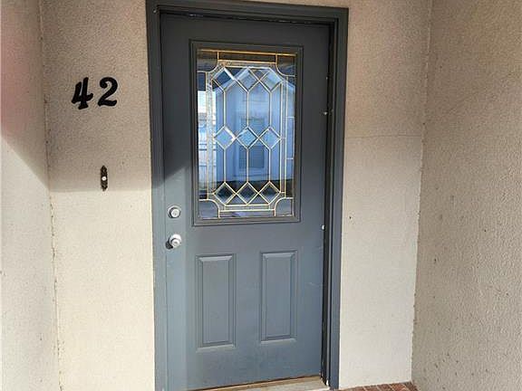 2nd image of 42 Hollycrest Blvd
