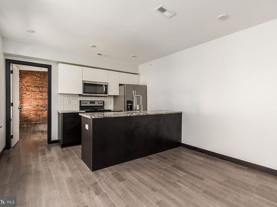 1st image of 2613 W Girard Ave #2R