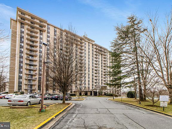2nd image of 7420 Westlake Ter APT 1311