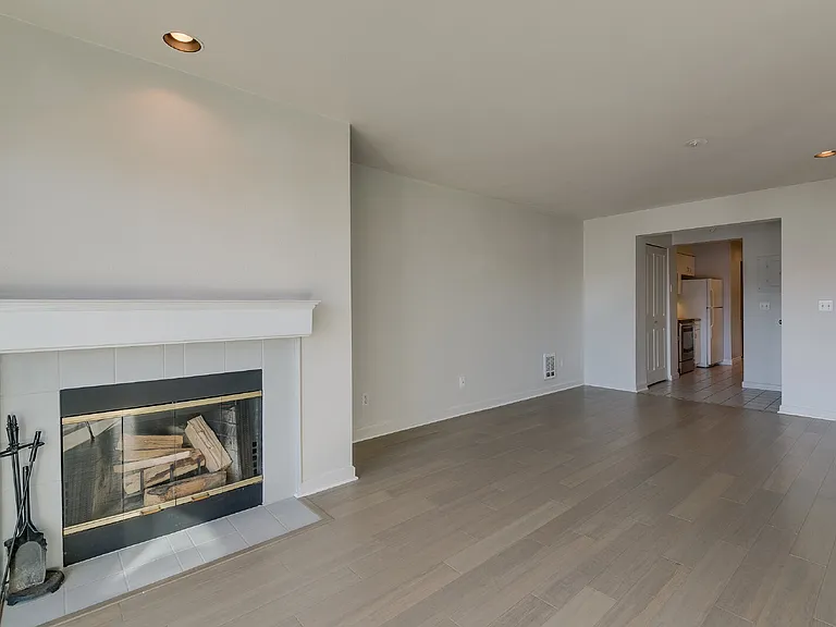 1504 Aurora Ave N #206 — Photo 12