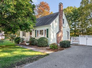 43 Hiawatha Rd, Woburn, MA 01801