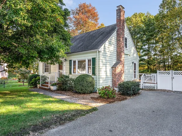 43 Hiawatha Rd, Woburn, MA 01801