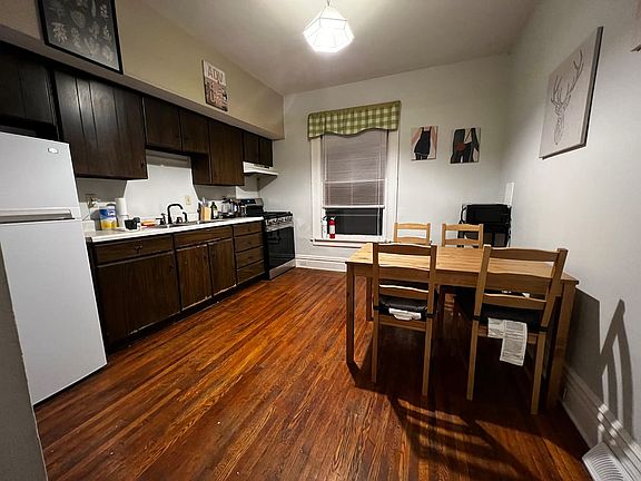 5th image of 724 Liberty St #A