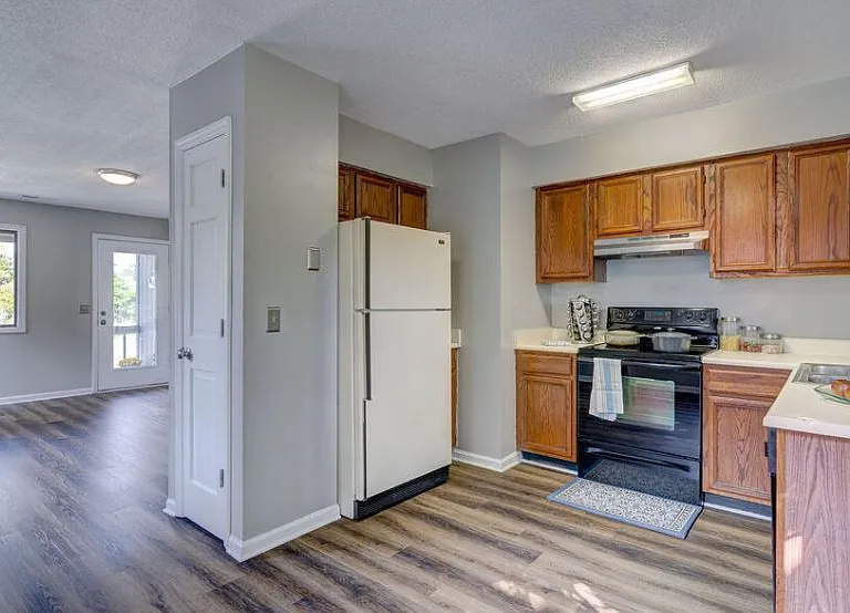 4155 Spirea Dr #D — Photo 6