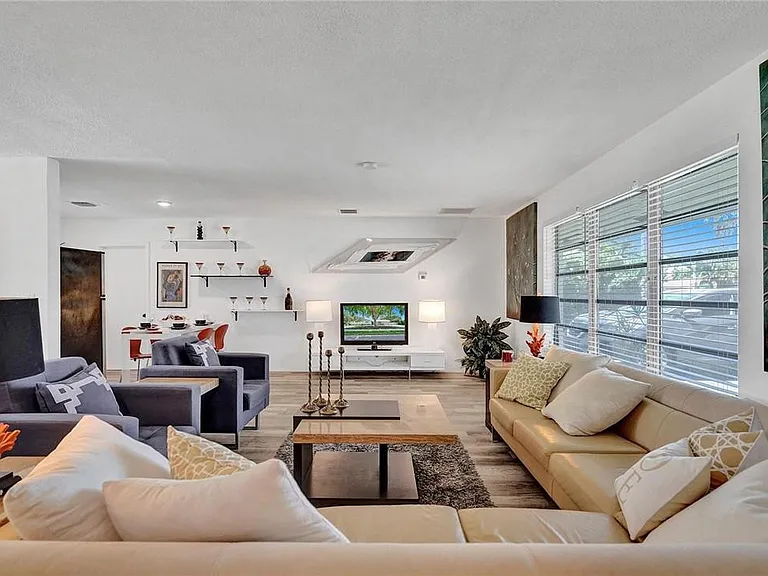 5101 NE 27th Ave — Photo 3