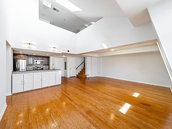 3rd image of 149 Essex St APT 6L