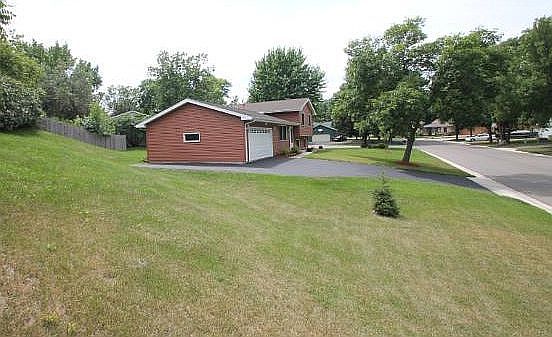 4th image of 6698 Lancaster Ln N