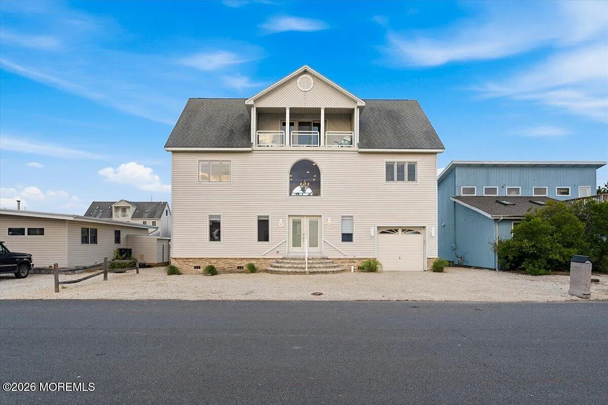 5 bed, 4.5 bath, 2632 sqft, $12,500 — Photo 3