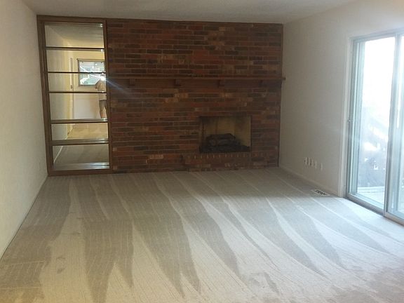 4th image of 10129 W 96th Ter