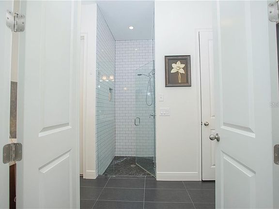 5th image of 13749 Behring Ave