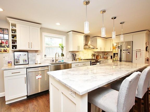 3rd image of 83 Smith Dr