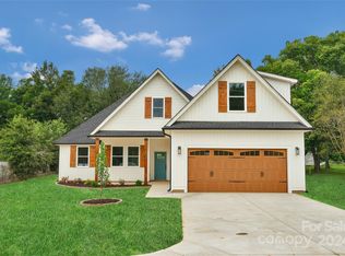 1010 W Catawba Ave, Belmont, NC 28120