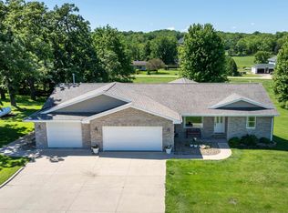 31158 Pin Oak, Dyersville, IA 52040