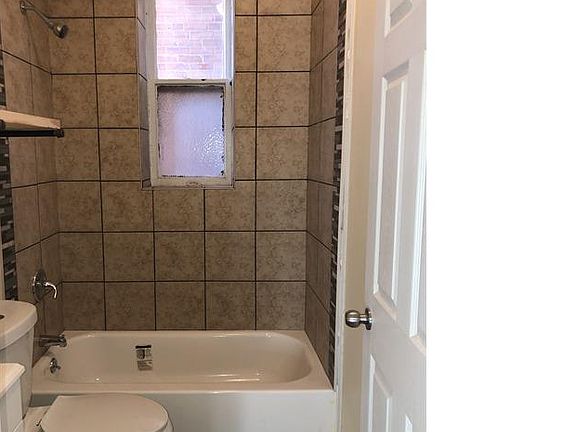 5th image of 2128 Adelaide Ave #1F