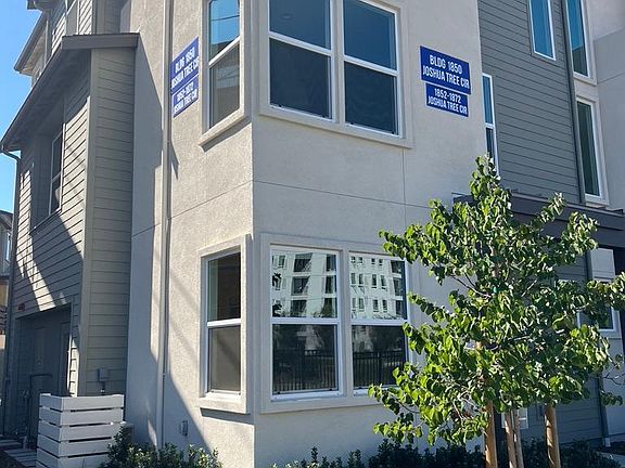 3rd image of 1852 Joshua Tree Cir