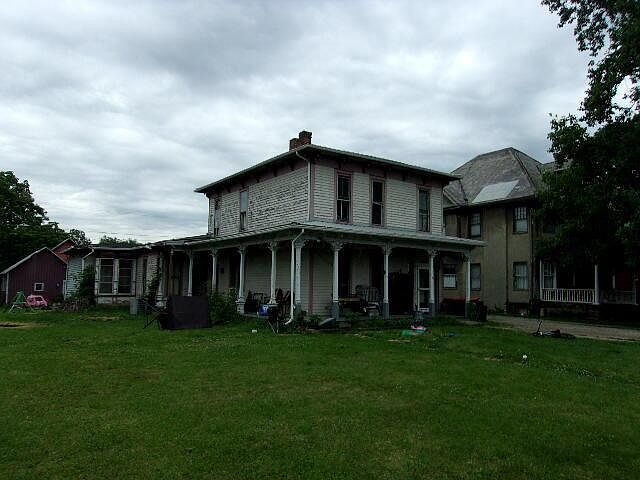 1st image of 409 N Main St