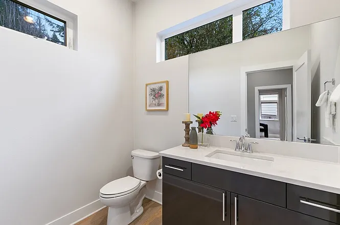 11214 NE 68th St — Photo 10