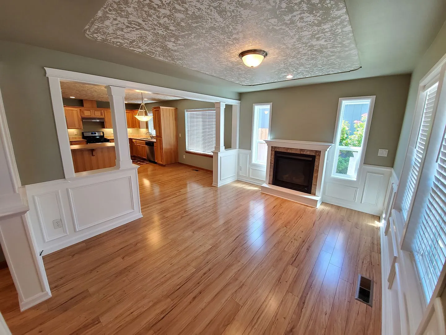 Pet Friendly 3 Bed / 2.5 Bath Home Near I-5 — Photo 2