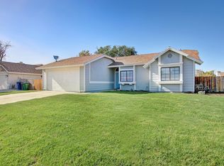 4137 Adobe Dr, Palmdale, CA 93552