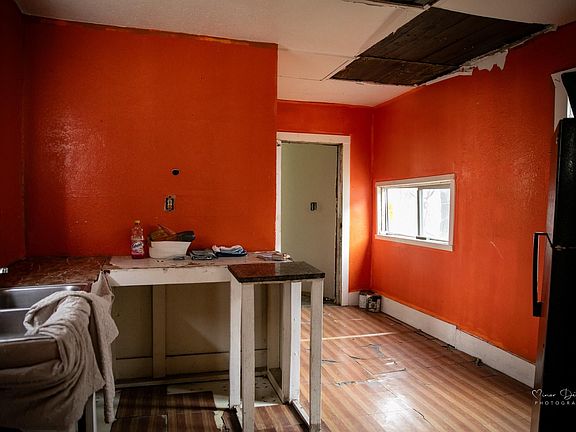 5th image of 7619 Avenue L