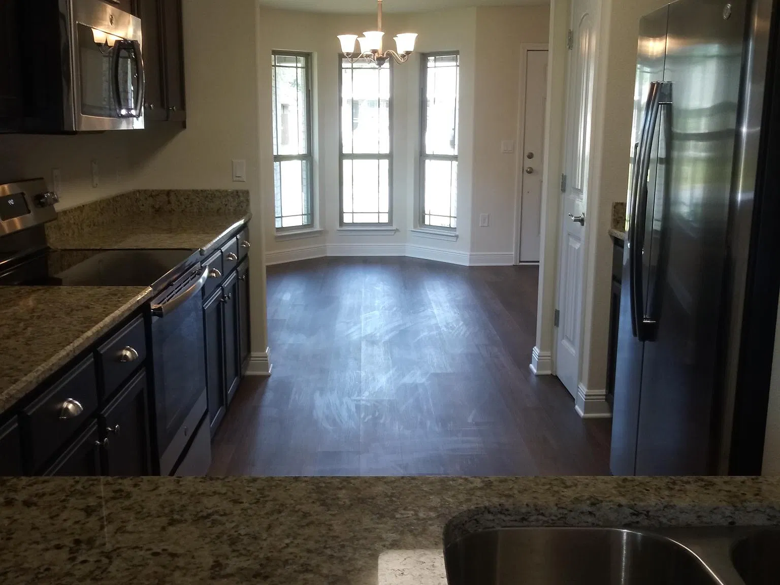 3 bed, 1750 sqft, $1,900 — Photo 3