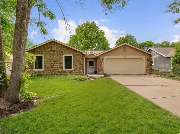 133 Tumbleweed Dr, Lawrence, KS 66049