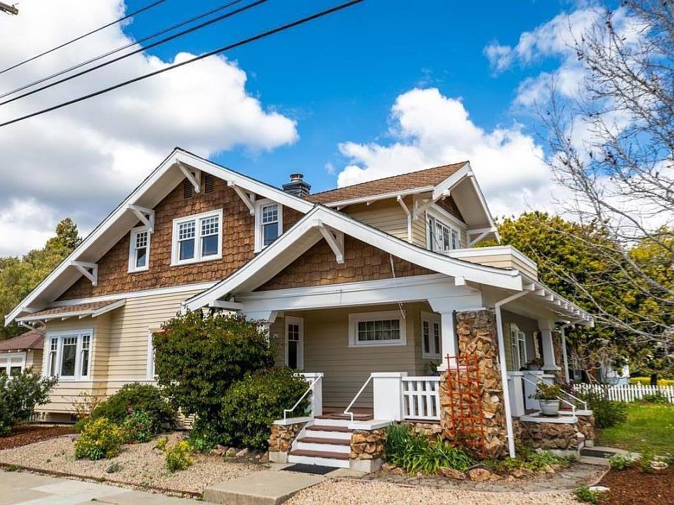 1st image of 220 Cleveland Ave