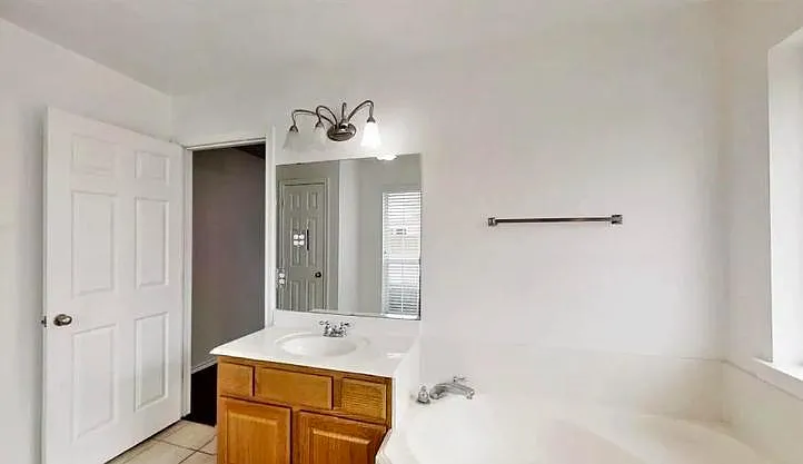 4214 Alexandria Ave — Photo 22