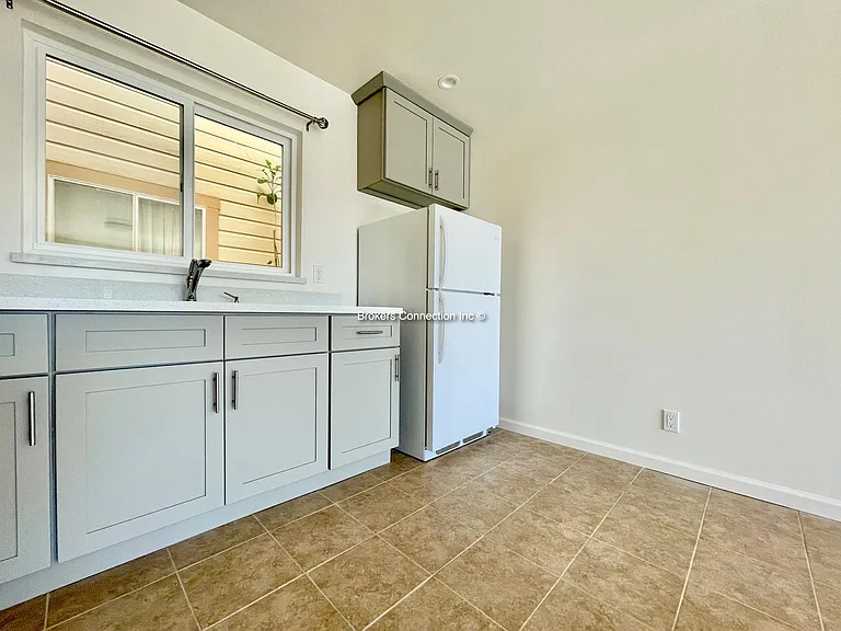 3511 Taraval St #4 — Photo 5