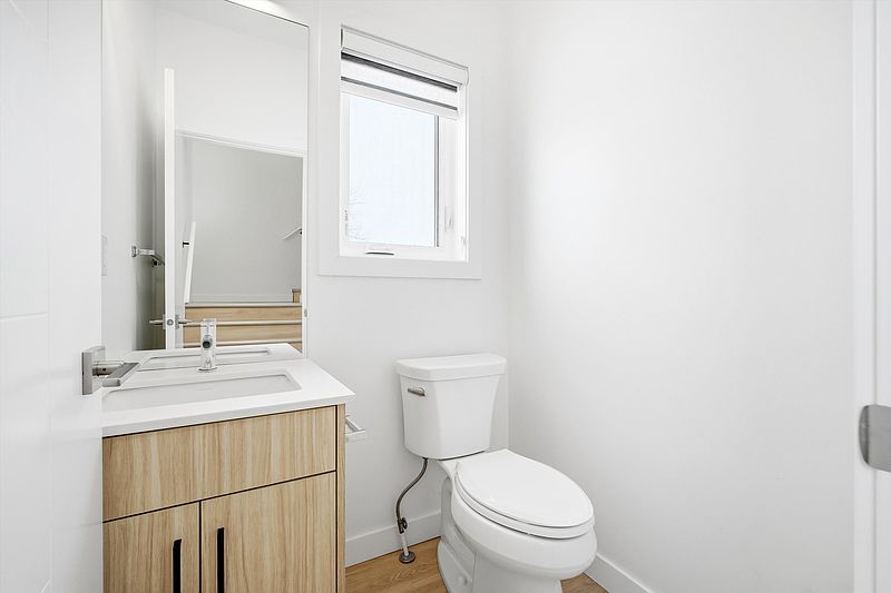 Winnipeg Apartment for rent - 3 Bedrooms — photo 5
