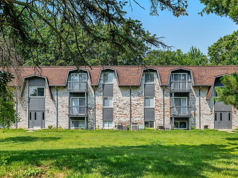 Five Points Courtyard Apartments — Photo 43