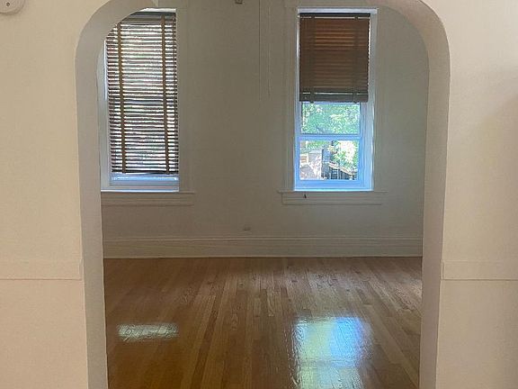 2nd image of 740 N Wolcott Ave APT 2F