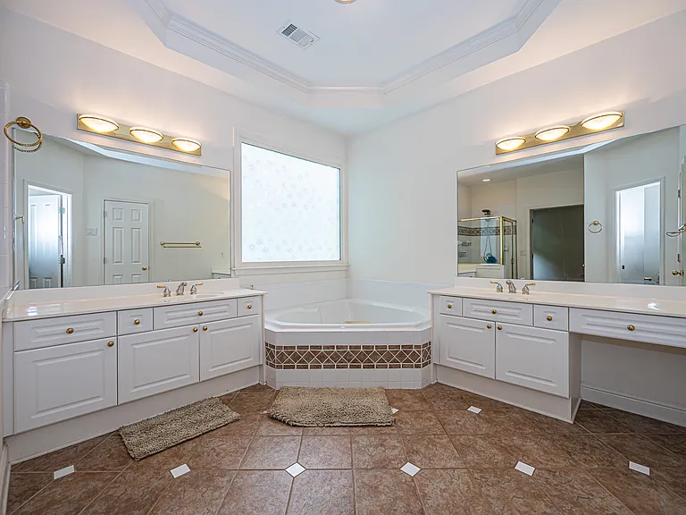 1209 Wood Iris Ln — Photo 27