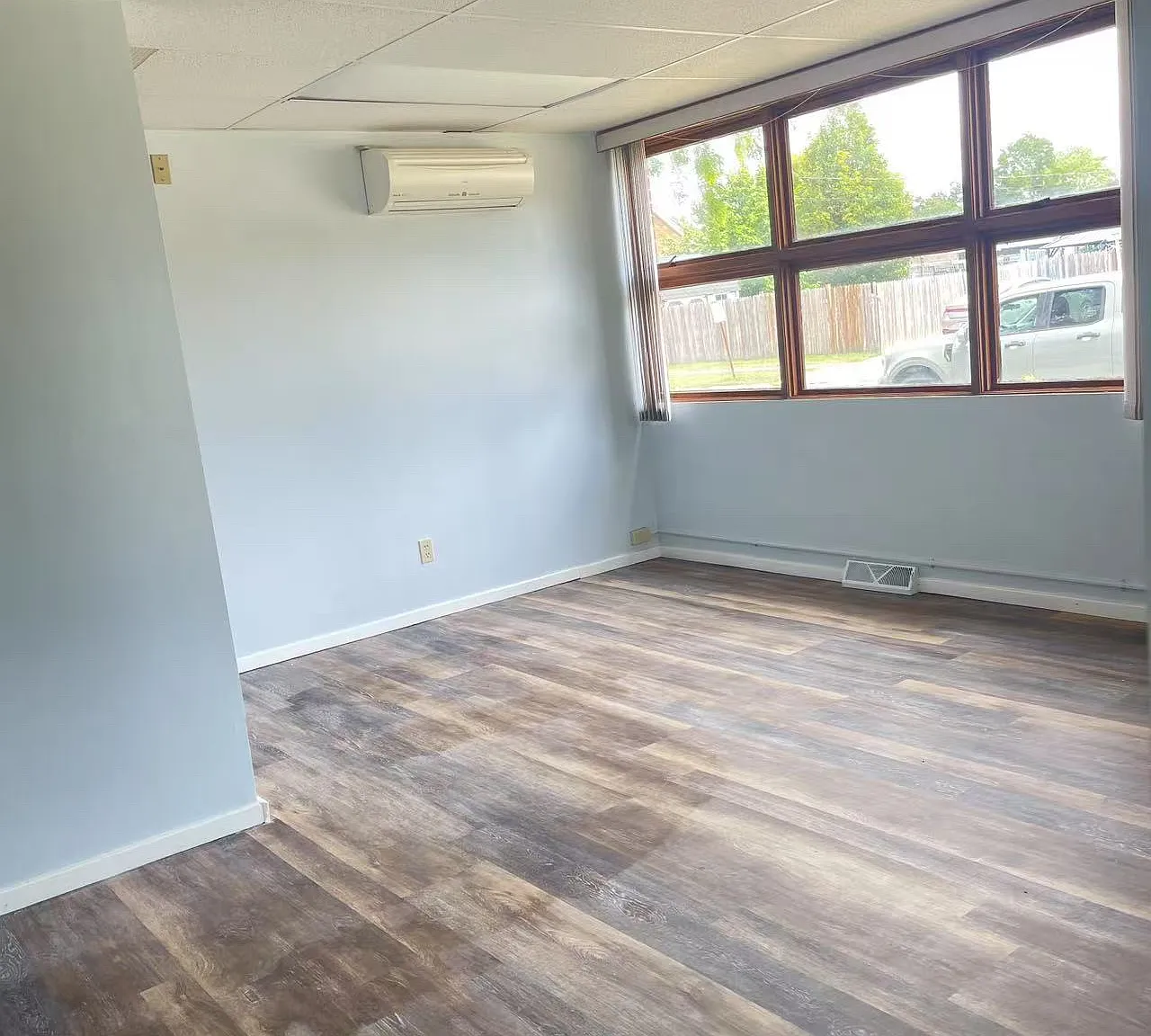 6 bed, 1600 sqft, $1,850 — Photo 2