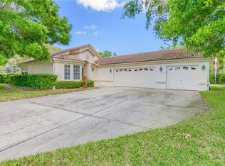 805 Compass Cir, Tarpon Springs, FL 34689