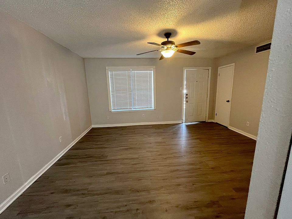 1st image of 327 Sunrise Ave #6