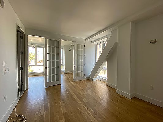 4th image of 69 Ten Eyck St #2N