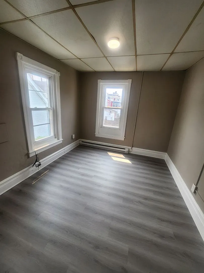 448 W Turner St — Photo 1