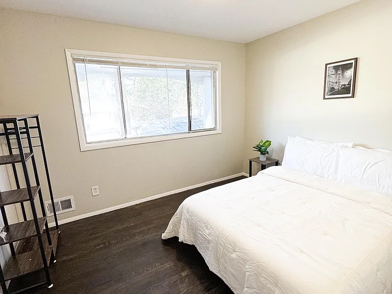 Heatherwood Ln — Photo 2