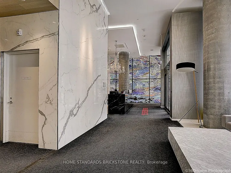 185 Roehampton Ave #2011 — Photo 11