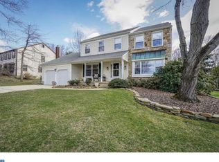 8 Sycamore Dr, Medford, NJ 08055