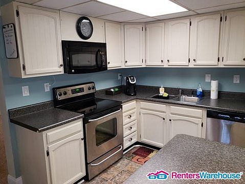 3rd image of 4013 Shelley Ct