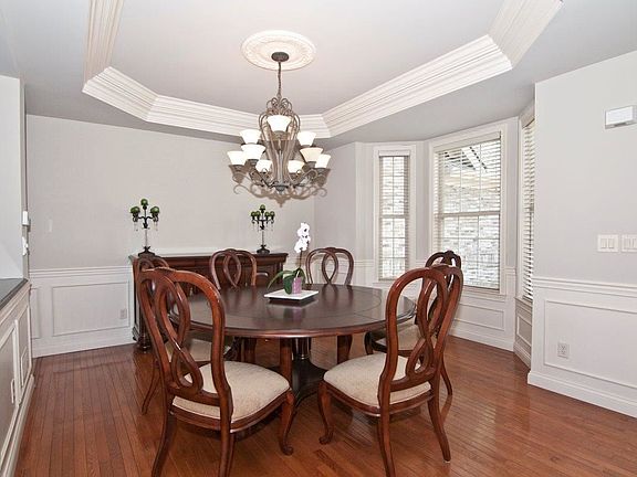 4th image of 7122 Larkspur Ln