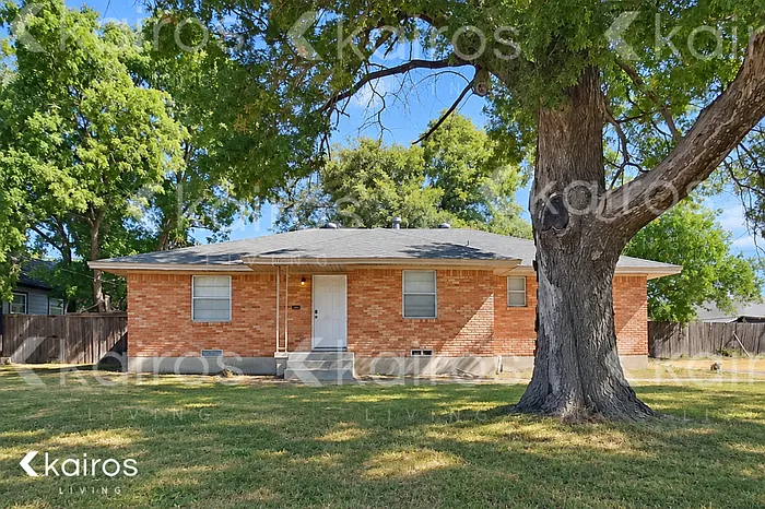 3 bed, 2.5 bath, 1704 sqft, $2,125 — Photo 1