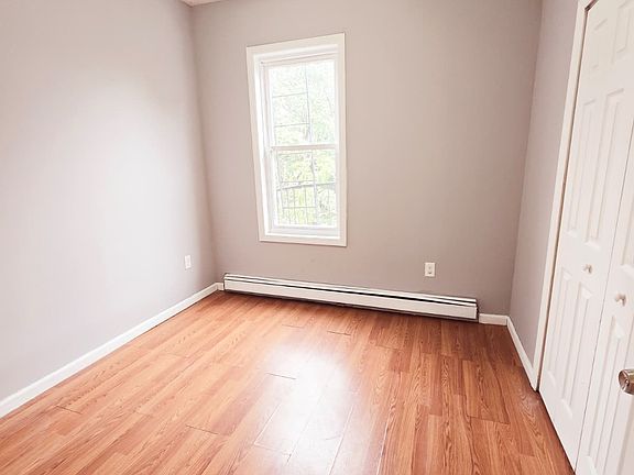 3rd image of 86 Winfield Ave #1B