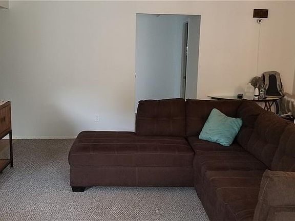 4th image of 408 Carpenter Ave APT 8