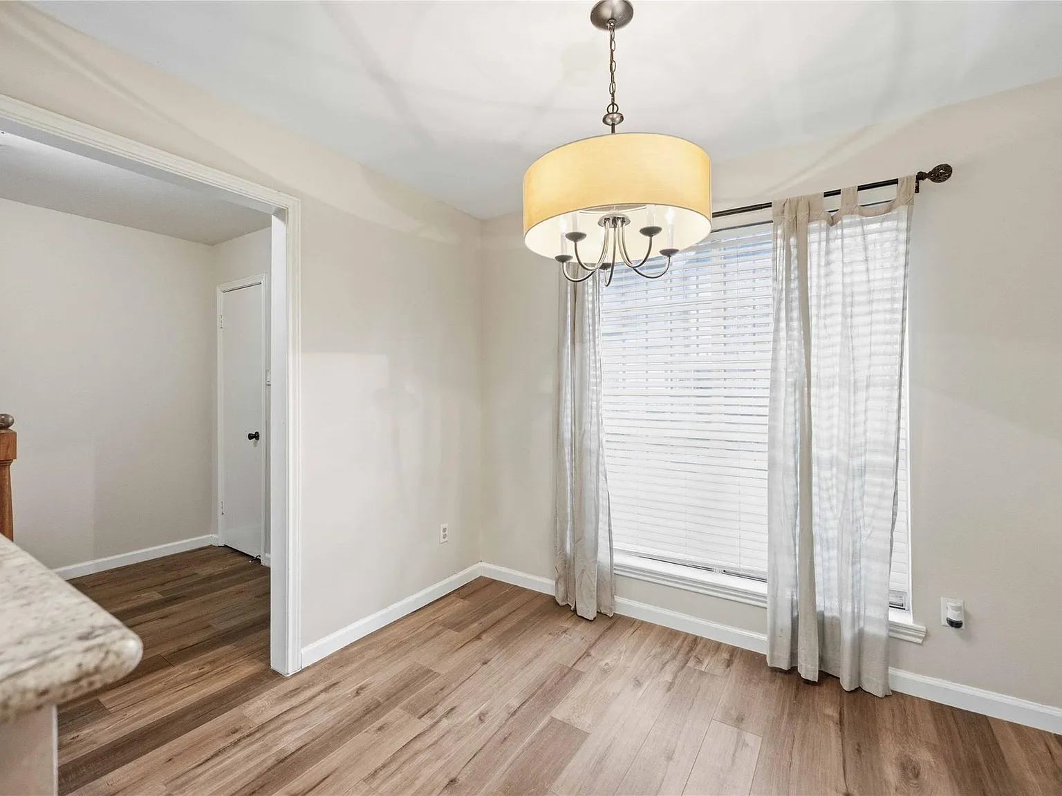 2 bed, 2.5 bath, 1416 sqft, $2,250 — Photo 4