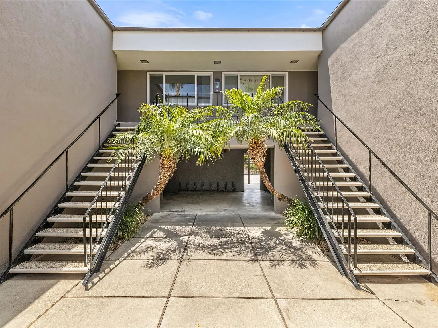 6509 Seville - Recently updated Studio, 1bd, and 2bd Apartments near UCSB — Photo 1