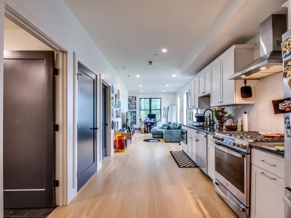 120 Moore St #205, Boston, MA 02128