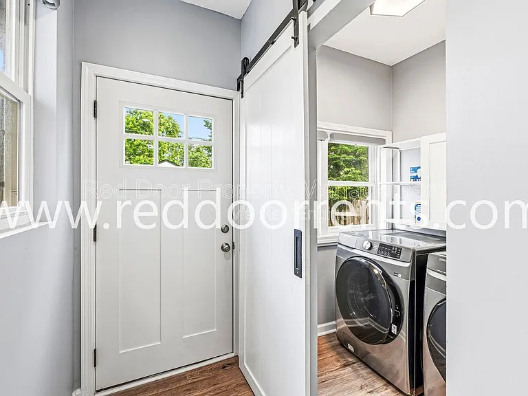 3146 Broadway St — Photo 14